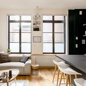 Madame Reve, L'esquermoise Apartment
